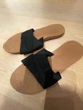 Roxy Slip On Women's Black Slide Sandals with Tan Footbed Size 9